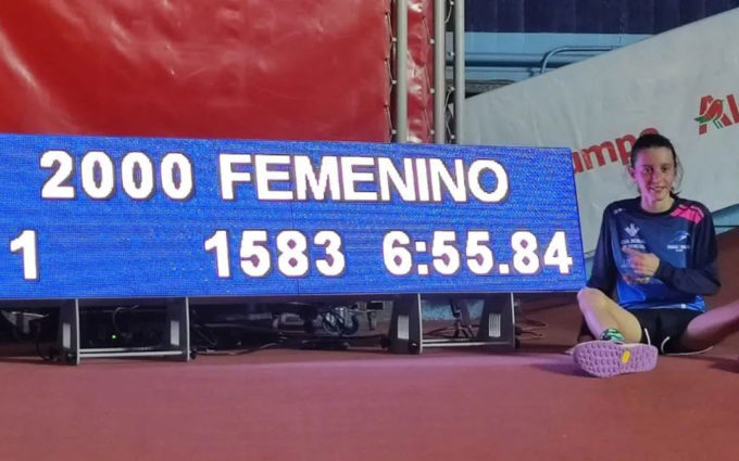 La alcorisana Carlota Gasión pulveriza el récord de Aragón de 2.000 metros bajo techo