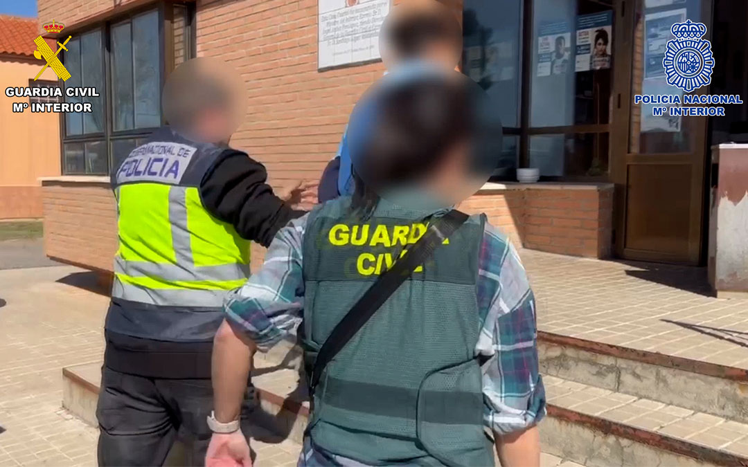 La Guardia Civil y la Policía Nacional detuvieron a seis varones en diferentes ubicaciones de la capital aragonesa el pasado 16 de marzo./ Guardia Civil