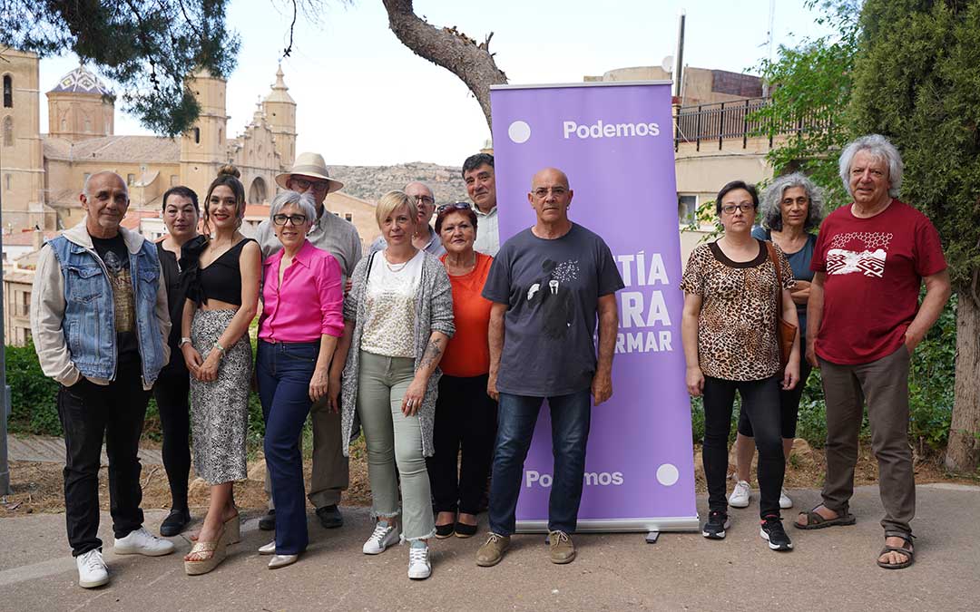 Candidatos de Podemos al Ayuntamiento de Alcañiz con Marta Prades a la cabeza./ La COMARCA