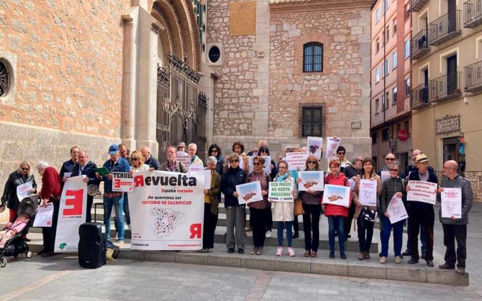 La Revuelta de la España vaciada exige en varias provincias "dejar de ser un territorio de sacrificio" con renovables, macrogranjas y minas