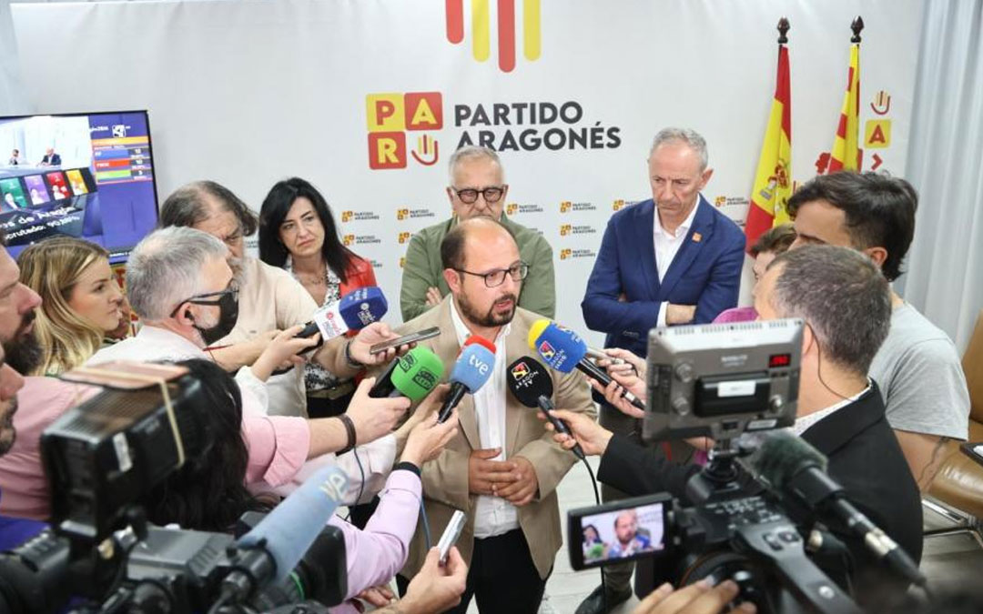 Alberto Izquierdo valoró ayer los resultados en la sede del PAR./ Toni Galán