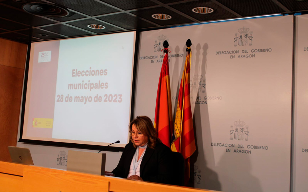 La Delegada del Gobierno en Aragón, Rosa Serrano, ha presentado este lunes el dispositivo para las elecciones locales 28M en Aragón./ Delegación del Gobierno en Aragón
