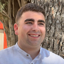 Jorge Martínez. PSOE. Trabaja en un taller de coches