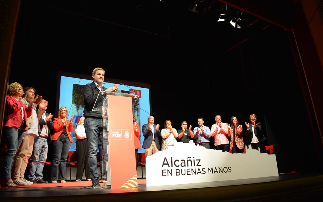 Ignacio Urquizu, durante su intervención en el Teatro Municipal./I.M.