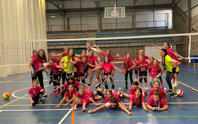 Doble alegría en el Voleibol Kasalkas: las benjaminas se hacen con el oro y la plata regional