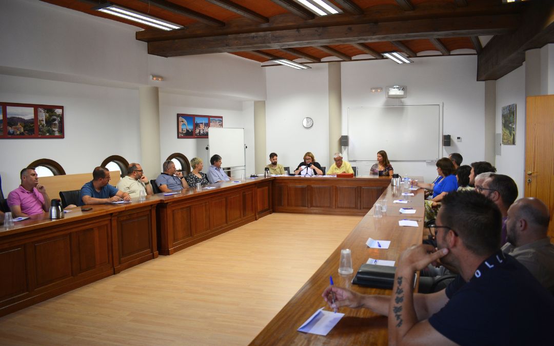 Instante del pleno de constitución de la nueva corporación de la Comarca Andorra-Sierra de Arcos./ C.O.