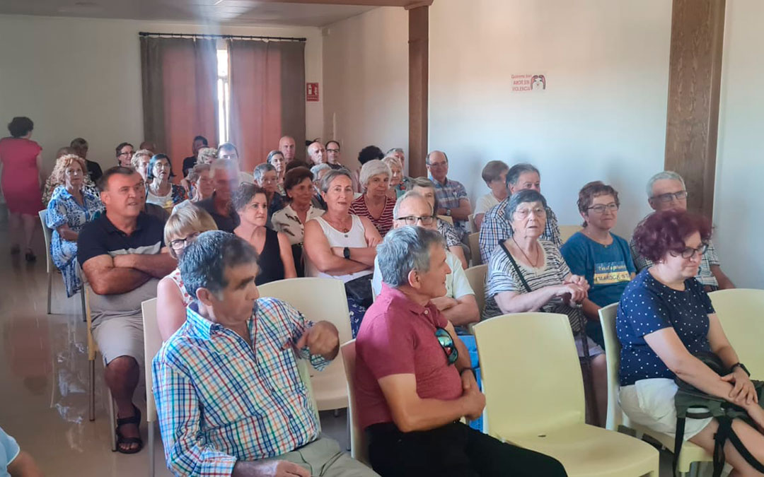 La sala municipal de la calle Aragón registró una buena entrada en la primera conferencia sobre Loscos y Sastrón. / L. C.
