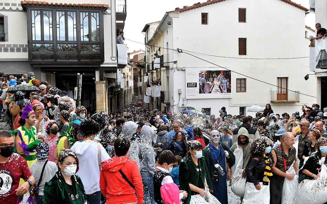 La afluencia alcanzó las 20.000 personas según el Ayuntamiento./La Comarca