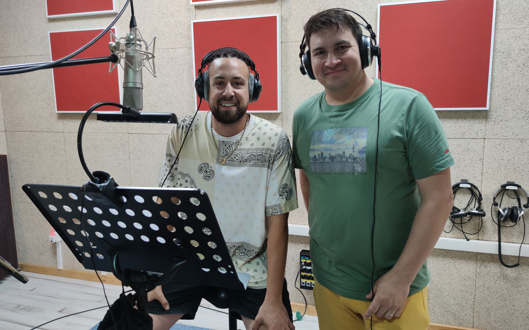 Grabación del himno del Alcañiz en los estudios Master Logic en Mas de las Matas./ Alberto Gracia
