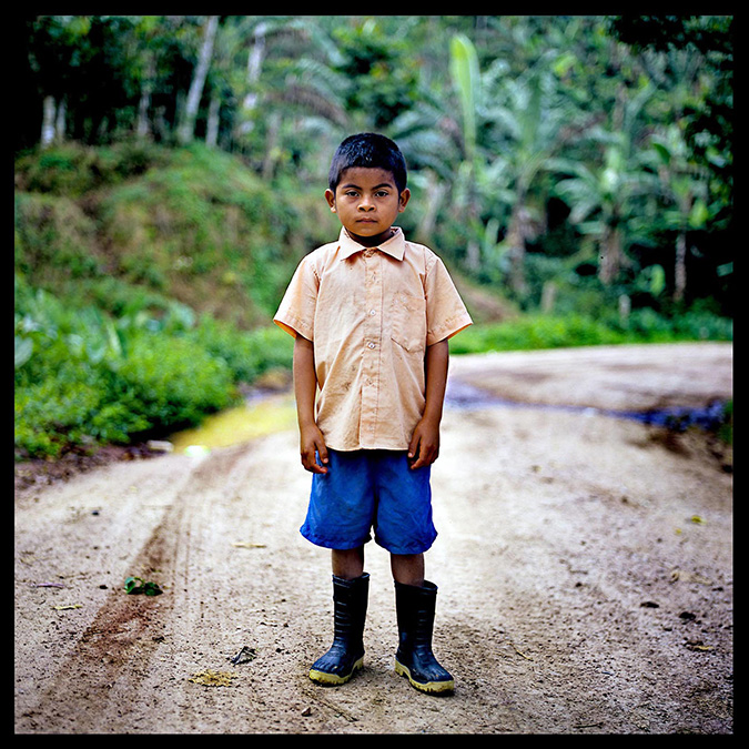 NICARAGUA 01: Julio 2010. Un niño campesino fotografiado en las montañas de Jinotega, al norte de Nicaragua, una de las zonas cafetaleras más importantes de Centroamérica./ Santi Cogolludo