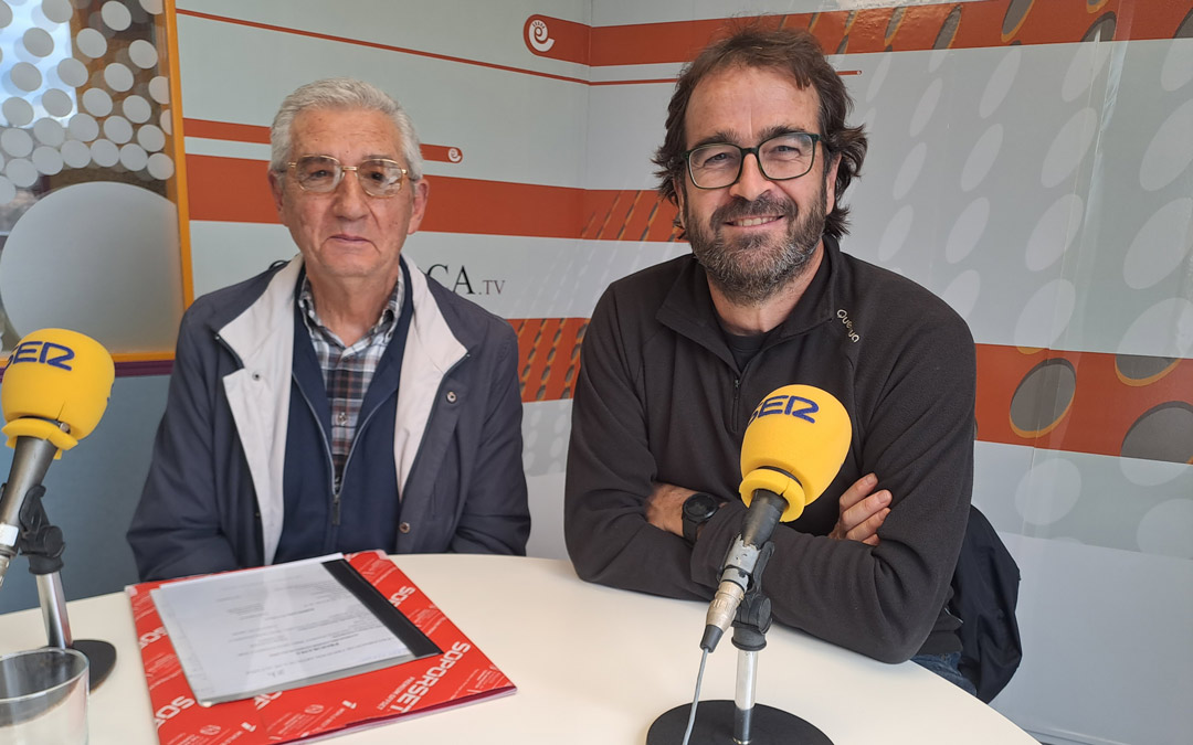 Fernando Navarro, responsable de la música en vivo de la fundación, y Eduardo García, profesor de acordeón en el conservatorio. /N.A.