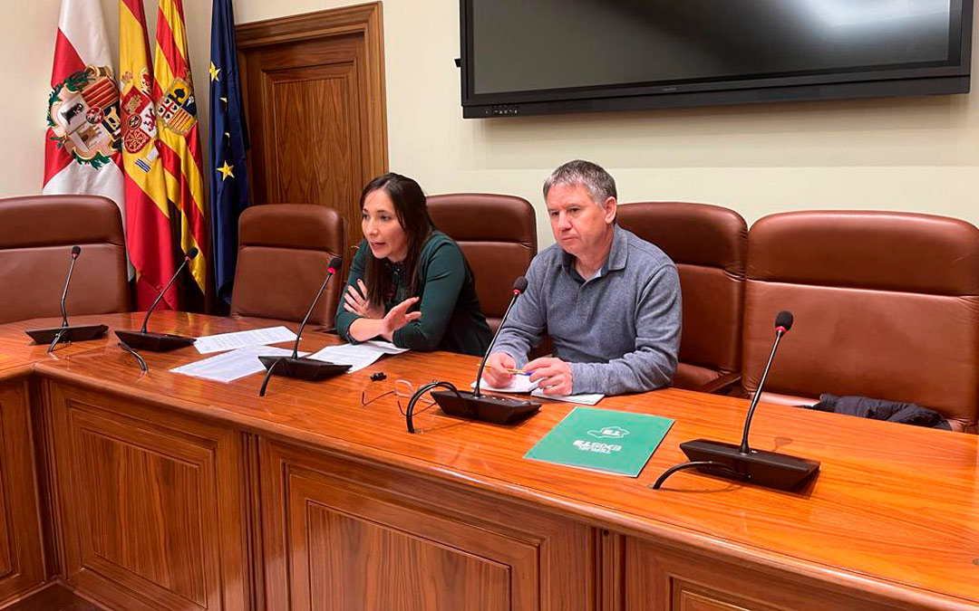 Nuria Ros, de la Cámara de Comercio, y Javier Ciprés, diputado de Desarrollo Territorial en la rueda de prensa. /DPT 