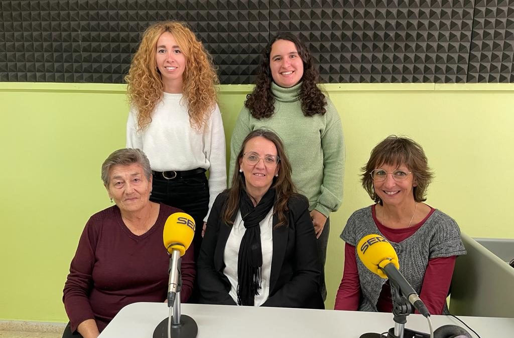 Programa especial desde el estudio de Radio Caspe. / Eduard Peralta