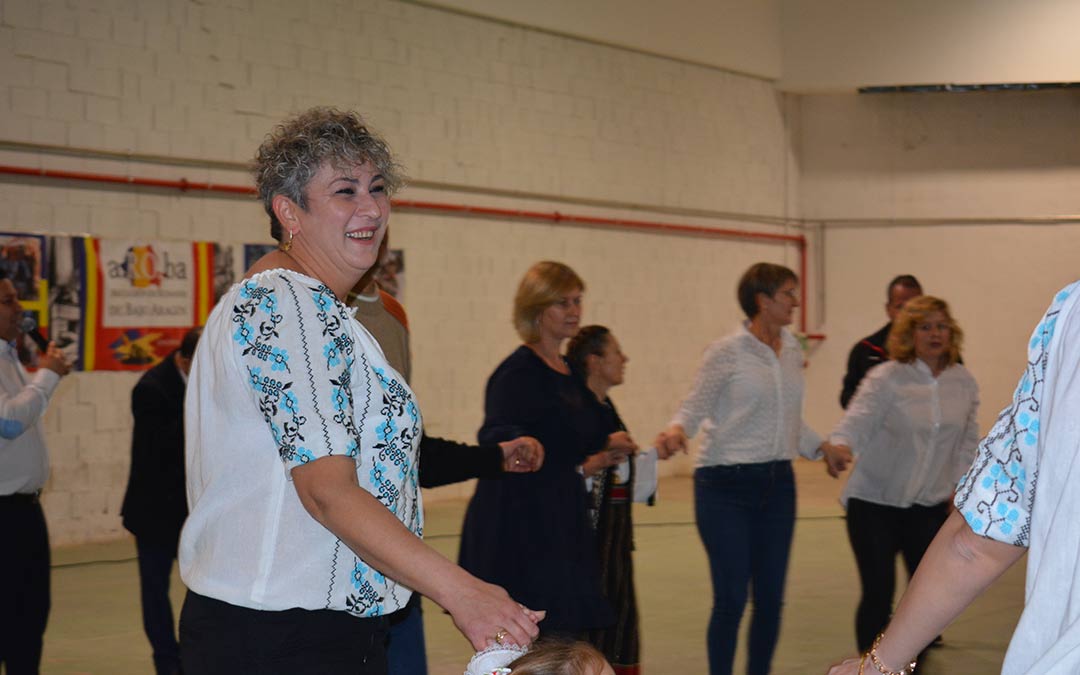 Varios de los presentes se animaron con el tradicional baile 'hora' durante la celebración./I.M.