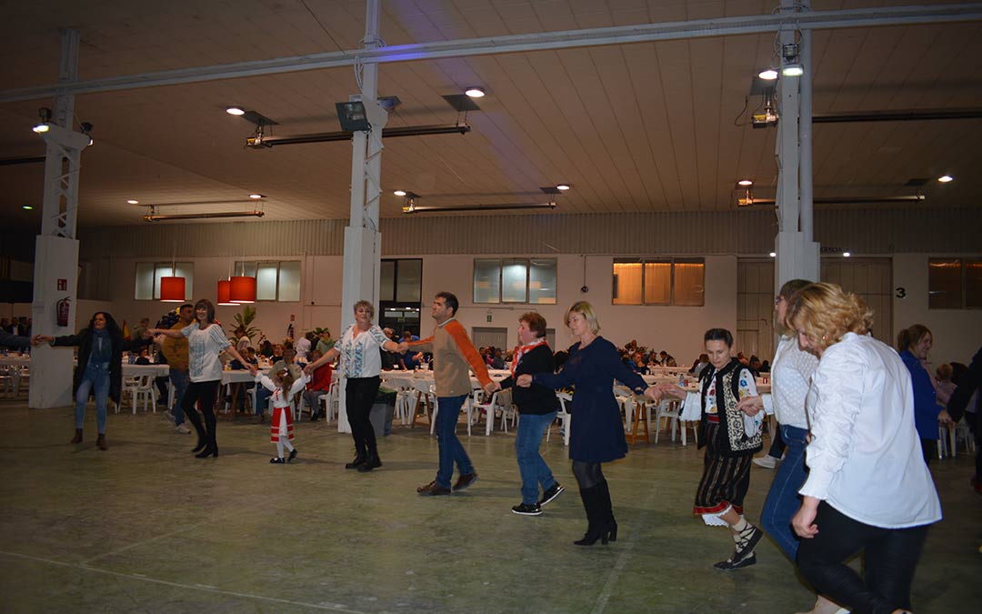 Muchos asistentes bailaron los dances tradicionales./I.M.