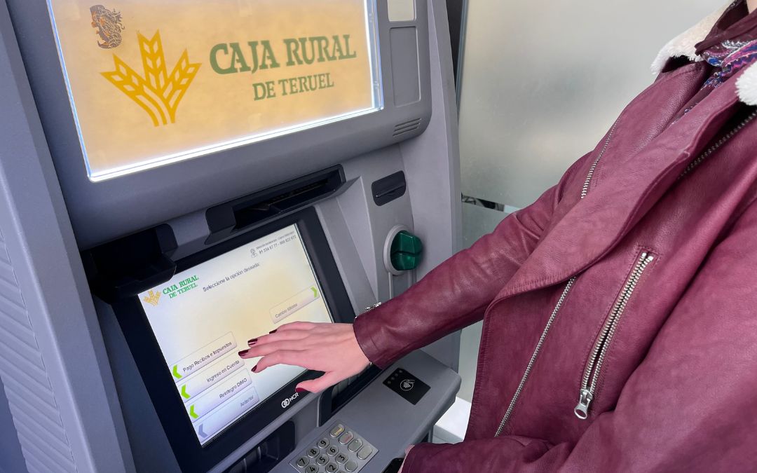 Cajero de la Caja Rural de Teruel./ La COMARCA