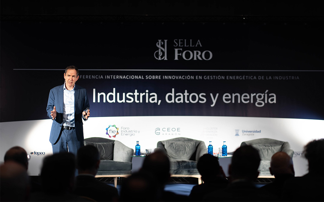 Mike Berners-Lee, profesor británico y experto en huellas de carbono inauguró la primera conferencia internacional./ FIE