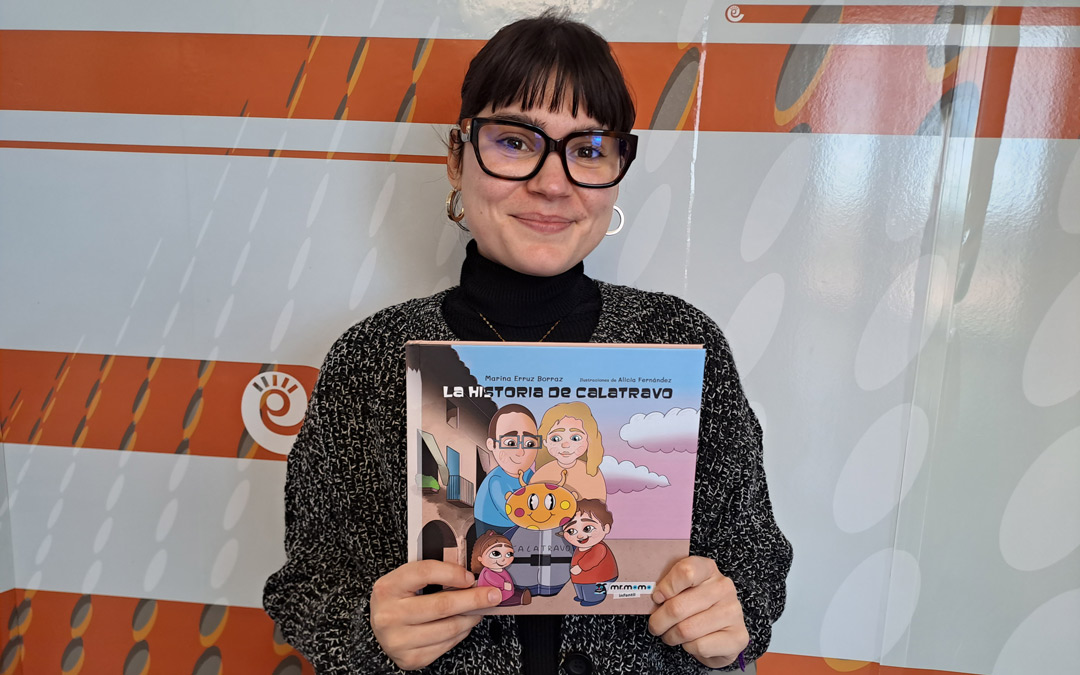 Marina Erruz presentó su trabajo en Radio La Comarca. /N.A.