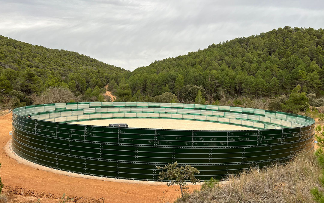 Imagen del avance de las obras de la balsa el jueves./ L.C.