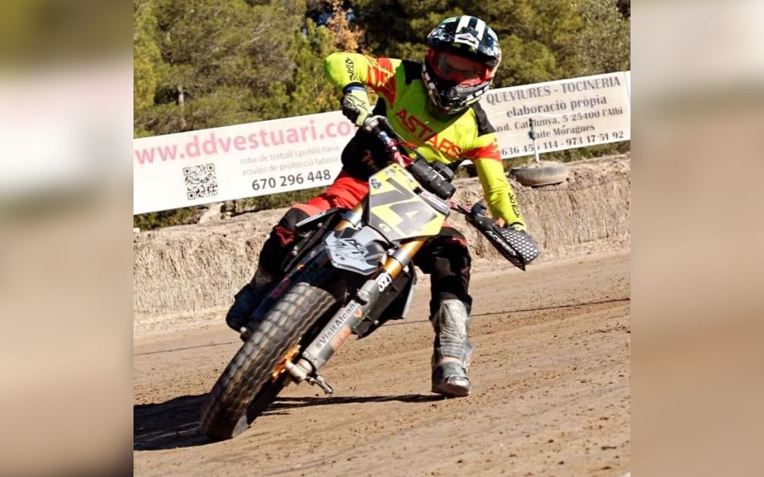 El piloto alcañizano Adrián Garín durante la Dirt Track de Cataluña./ A.G.