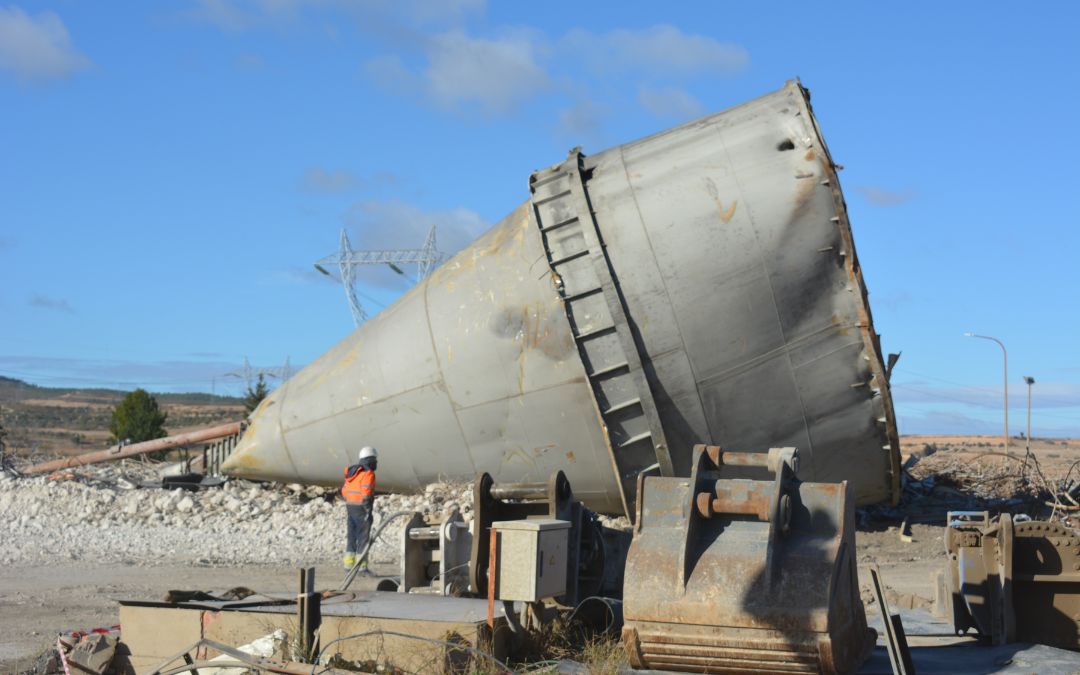 Desmantelamiento de la Central Térmica de Andorra en diciembre de 2023./ Camila Ortiz.