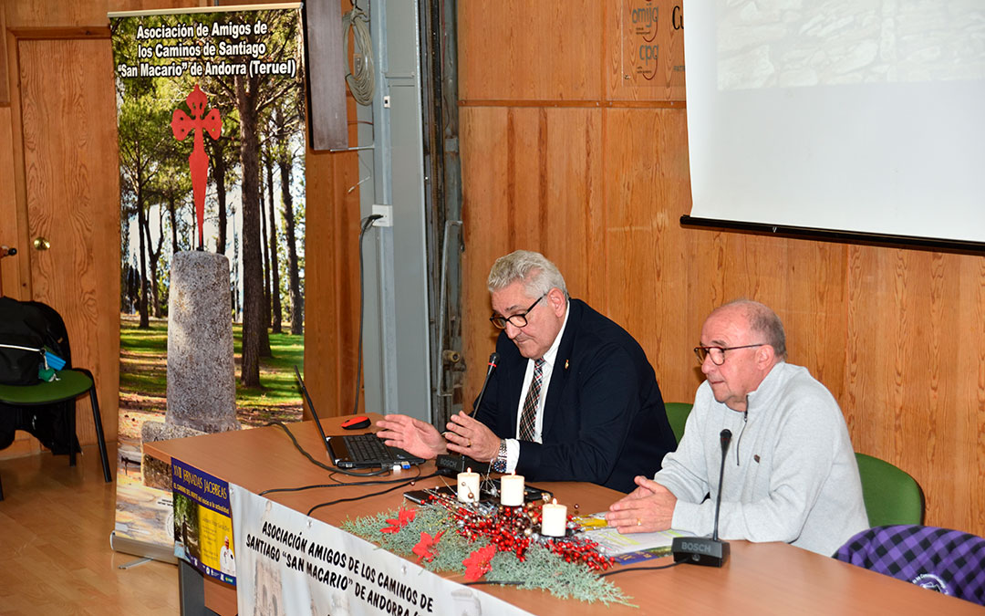 Un momento de la conferencia en la Casa de Cultura de Andorra. / Asociación de los Caminos de Santiago 'San Macario'