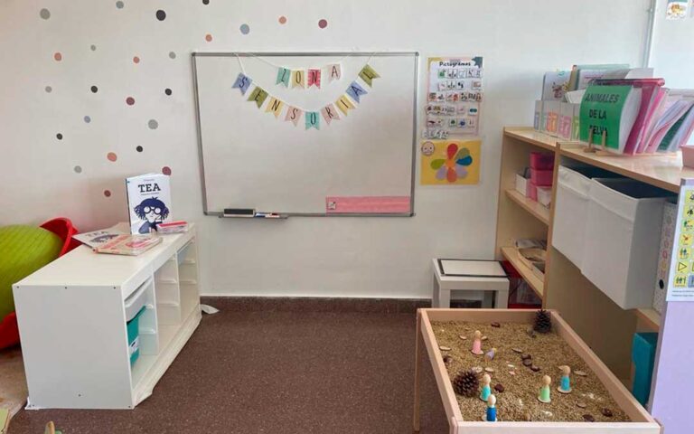 Caspe estrena la primera aula para alumnos con trastorno autista