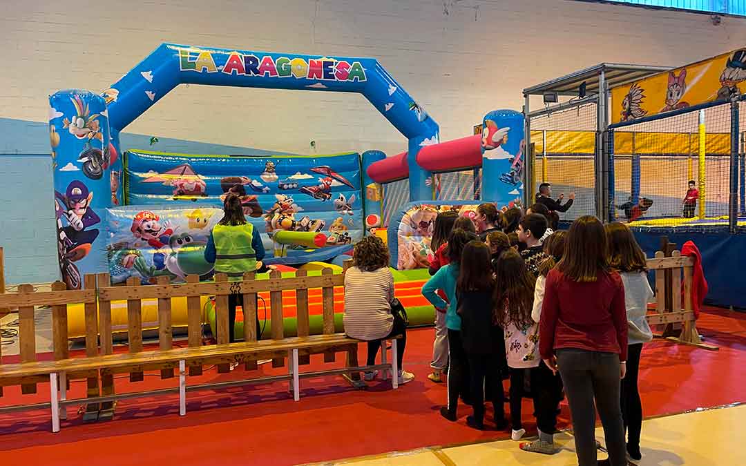 Durante los cincos días, Caspelandia cuenta con castillos hinchable y atracciones./S.F.