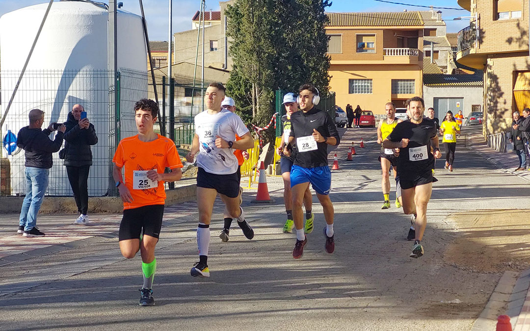 Han asistido en torno a 300 corredores./ J.L.