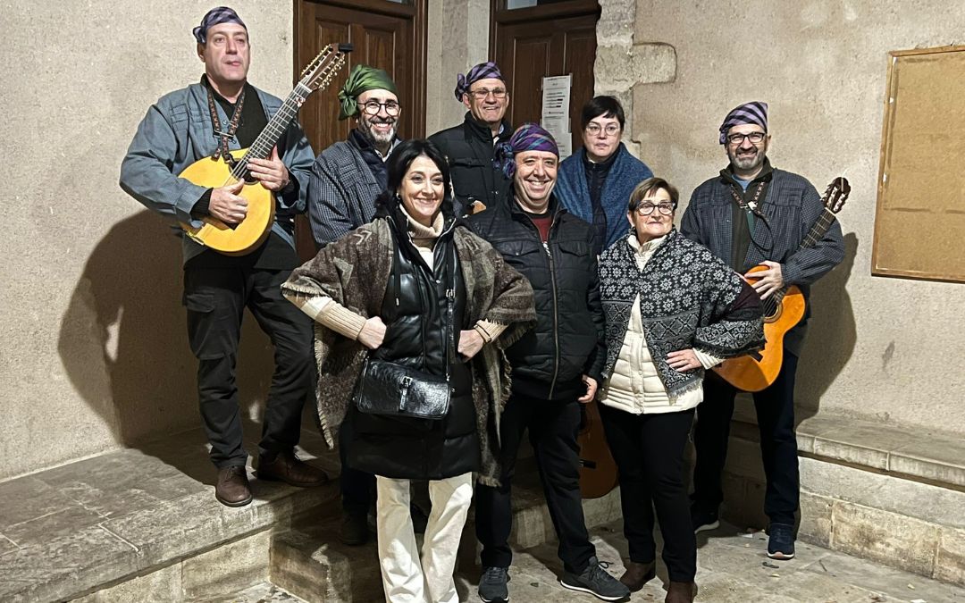 La ronda corrió a cargo de Grupo de Jota de Alcorisa./ C.C.
