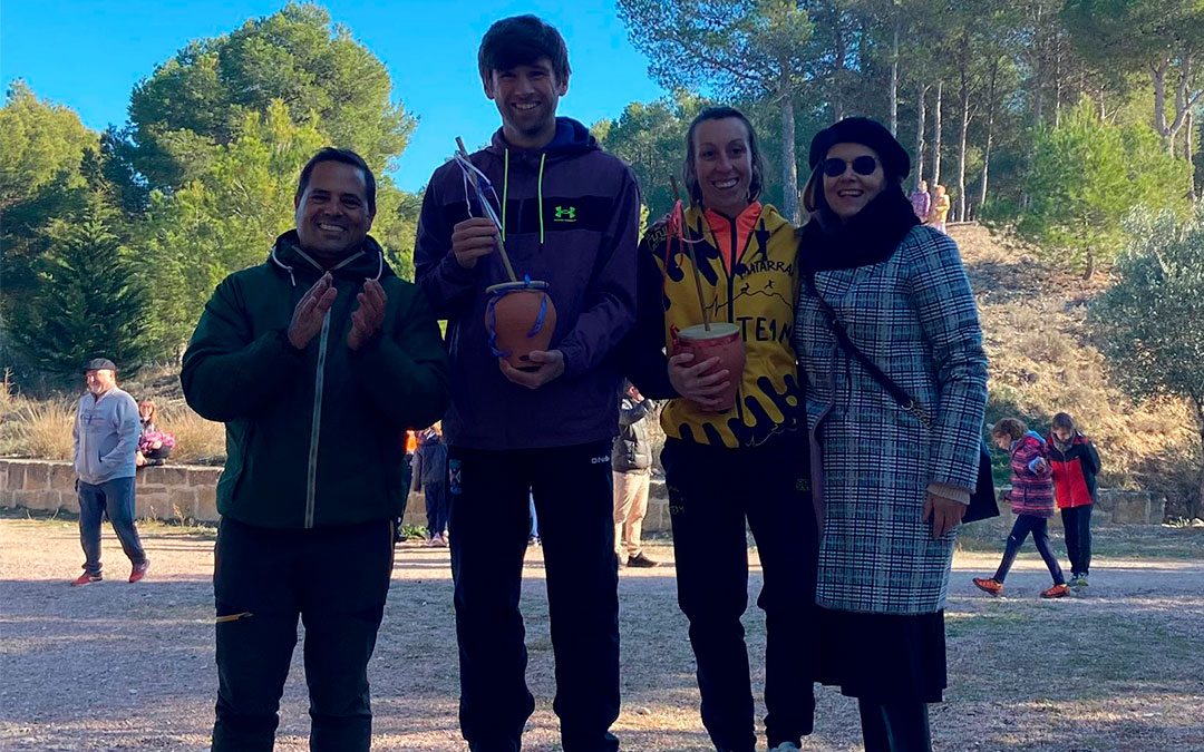 Ganadores de la XII edición de La Zambomba junto a autoridades. / A.Z