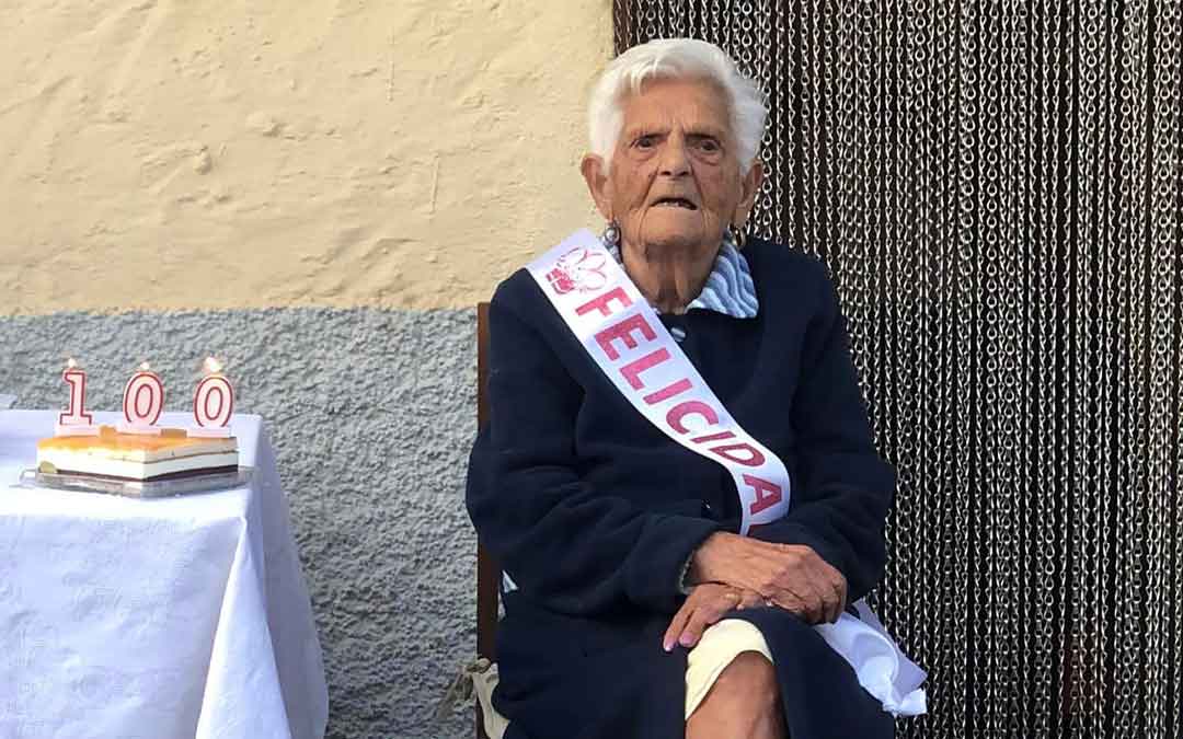 Hipólita celebrando su 100 aniversario./ Ayto Maella