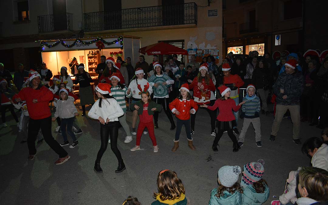 Bailes como antesala del encendido./I.M.