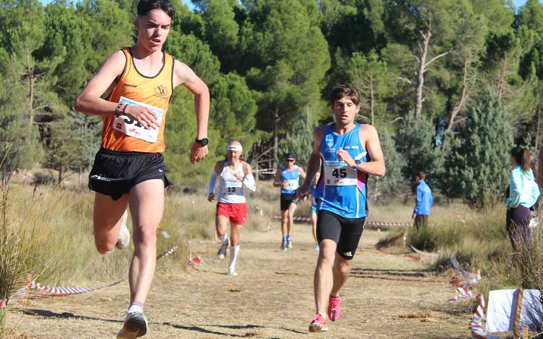 El alcañizano Max Travers, a pleno esfuerzo, durante la parte final del cross. / E.P.