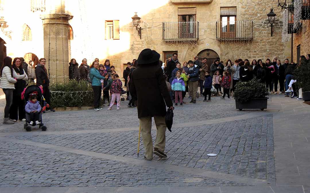 Mucho público para recibir al homme dels Nassos./L.C.