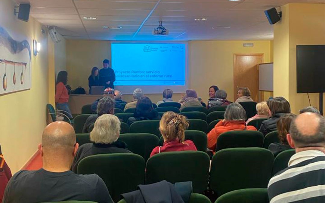 En la reunión con los usuarios, se informó de los resultados finales del proyecto y se anunció su continuidad en Caspe./ Cocemfe Aragón.