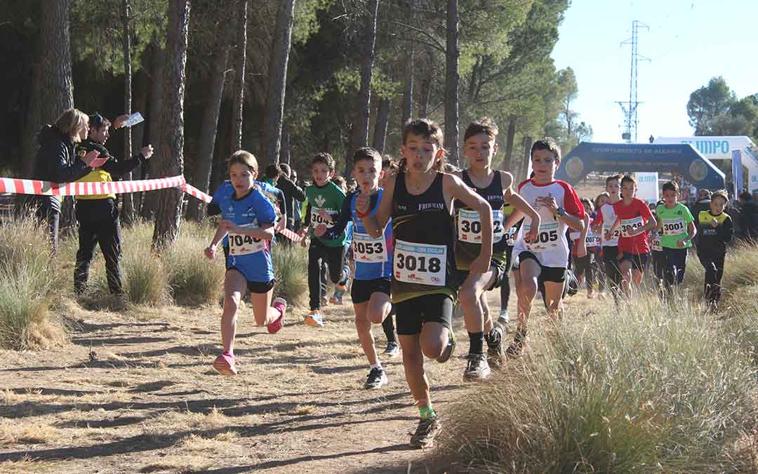 Salida de una de las pruebas escolares este domingo en La Estanca. / E.P.