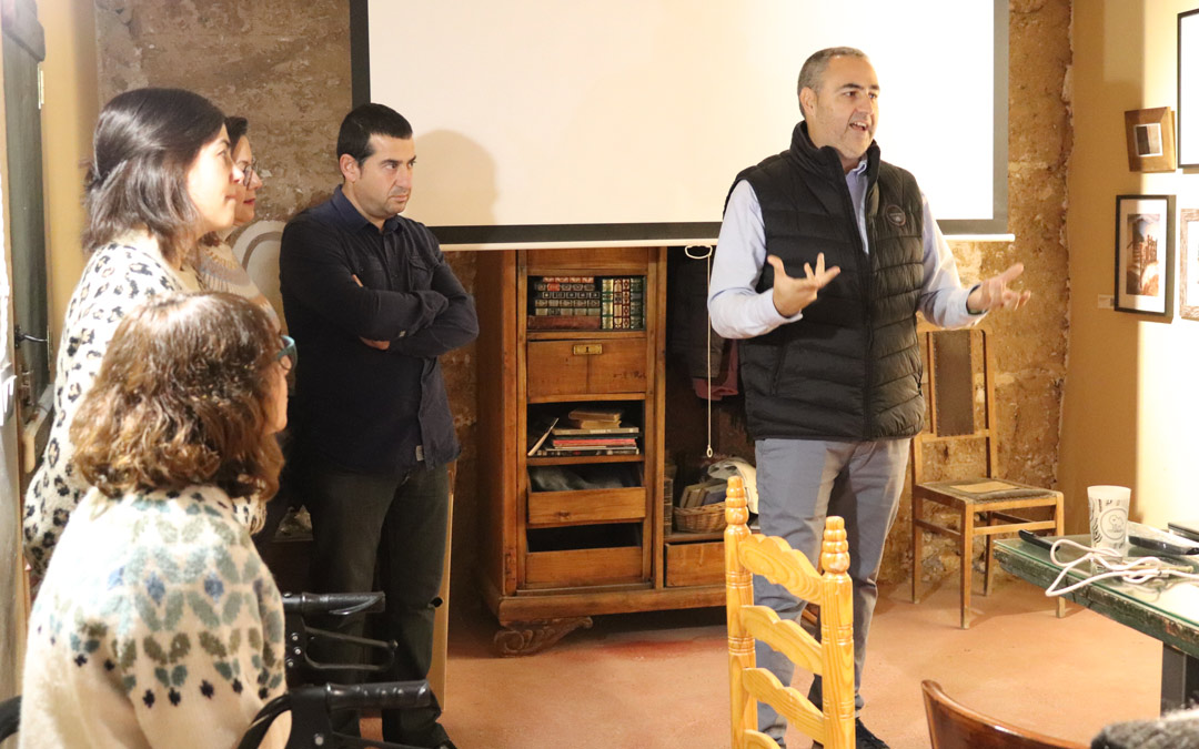 Rubén Cabistany y diferentes implicados abrieron las jornadas. /N.A.