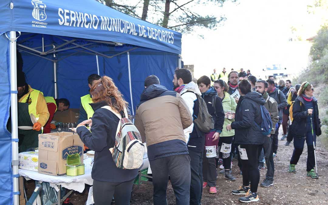 Avituallamiento de la Trail Zoquetes 2024. / Tomás Montero