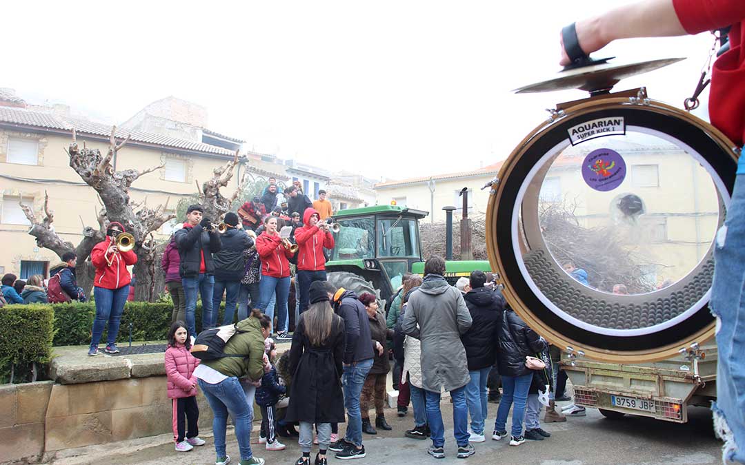 Castelnou levanta la Copa de la hoguera de San Valero. / B. Severino
