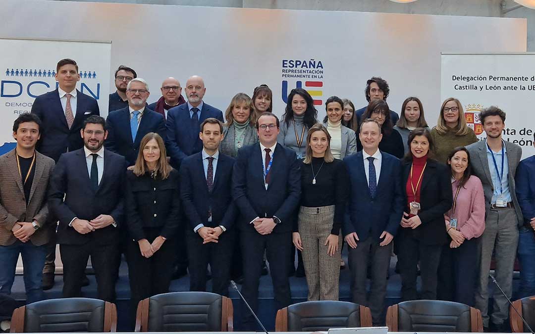 Participantes en la sesión de este jueves / DGA