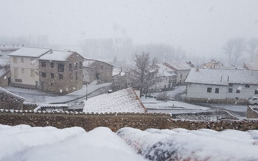 En Fortanete la nieve cayó a última hora del miércoles./ Ayuntamiento Fortanete.
