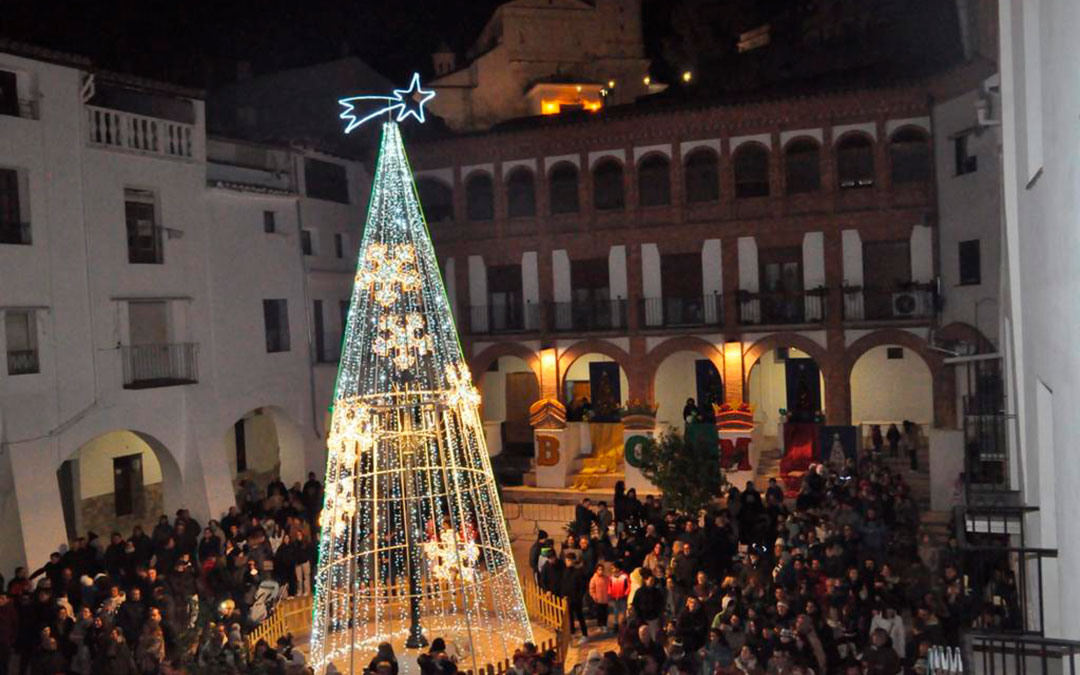 La plaza de Híjar, expectante. / Ayto. Híjar