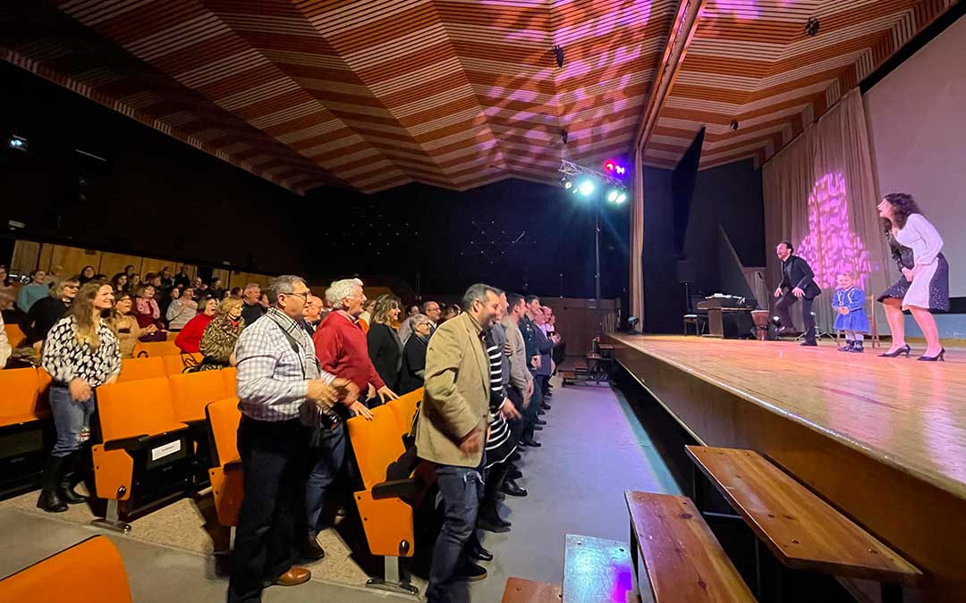 El público terminó el acto con un 'haka' de motivación./ S.F.