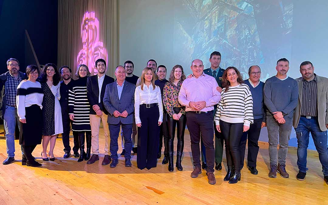 Foto de familia del Ayuntamiento,/ S.F.