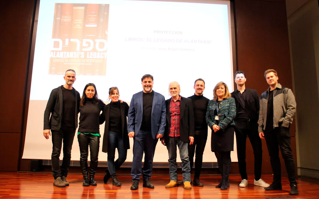 Parte del equipo de la película durante la presentación este jueves./ C.I.