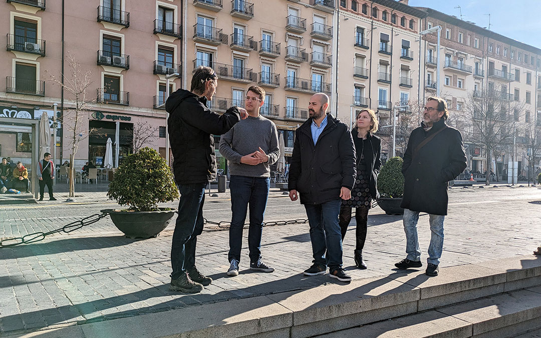 Jorge Pueyo este viernes durante su visita a Teruel./ SUMAR