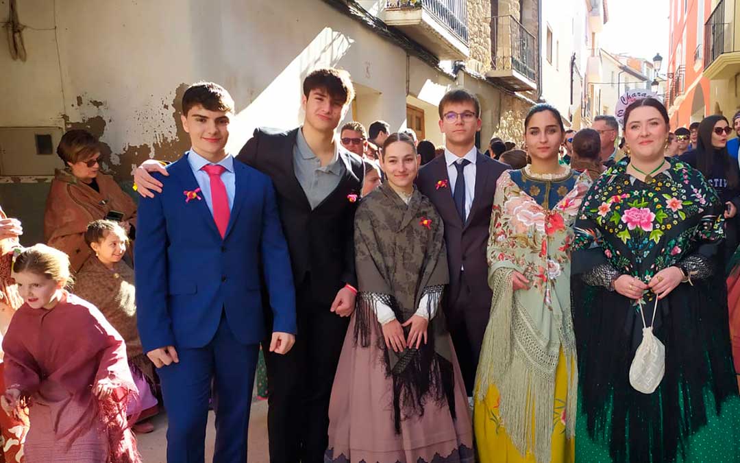 Los seis Quintos en la procesión de este sábado. / María José Andrés Pallarés
