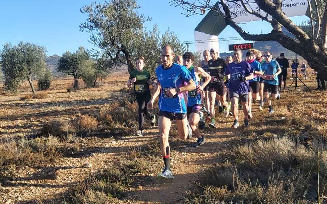 Salida del cross de Alloza 2024./ Comarca de Andorra-Sierra de Arcos