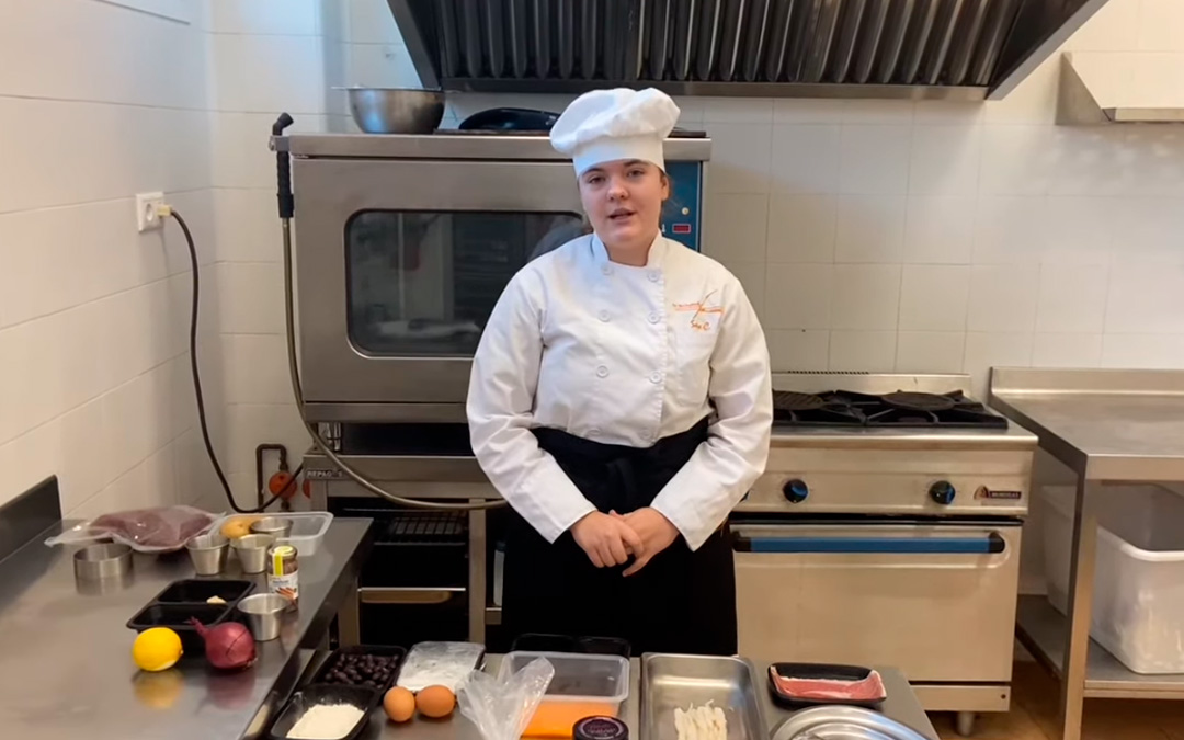 Imagen extraída de la videoreceta con la que Sara Correa concursa en Le Cordon Bleu Madrid./ L.C.